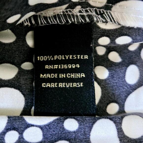 Milano Black, White, and Green Spotted Blouse $20. - Picture 4 of 4